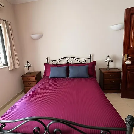 Sunlit 2bd Maisonette With Private Entrance & Outdoor Backyard In Qawra *