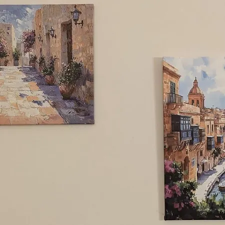 Sunlit 2bd Maisonette With Private Entrance & Outdoor Backyard In Qawra