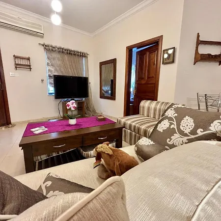 Sunlit 2bd Maisonette With Private Entrance & Outdoor Backyard In Qawra *