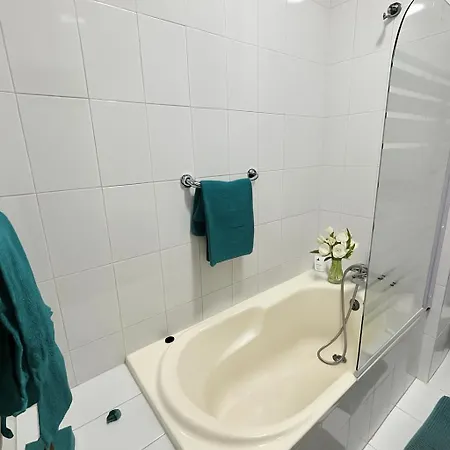Sunlit 2bd Maisonette With Private Entrance & Outdoor Backyard In Qawra Apartman San Pawl il-Baħar