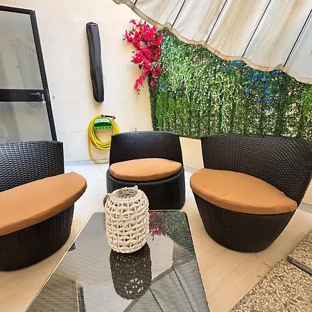 Apartman Sunlit 2bd Maisonette With Private Entrance & Outdoor Backyard In Qawra