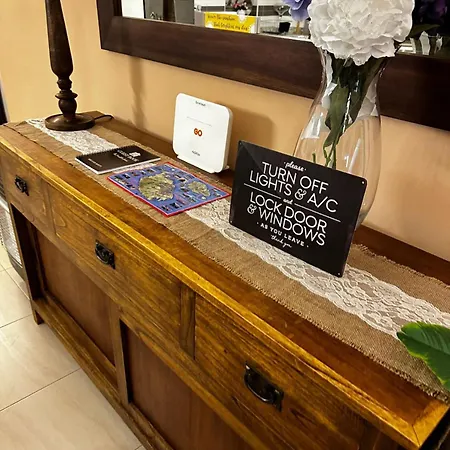 Sunlit 2bd Maisonette With Private Entrance & Outdoor Backyard In Qawra 아파트