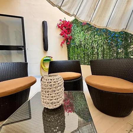 Sunlit 2bd Maisonette With Private Entrance & Outdoor Backyard In Qawra 세인트폴스베이