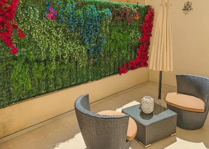 Sunlit 2bd Maisonette With Private Entrance & Outdoor Backyard In Qawra